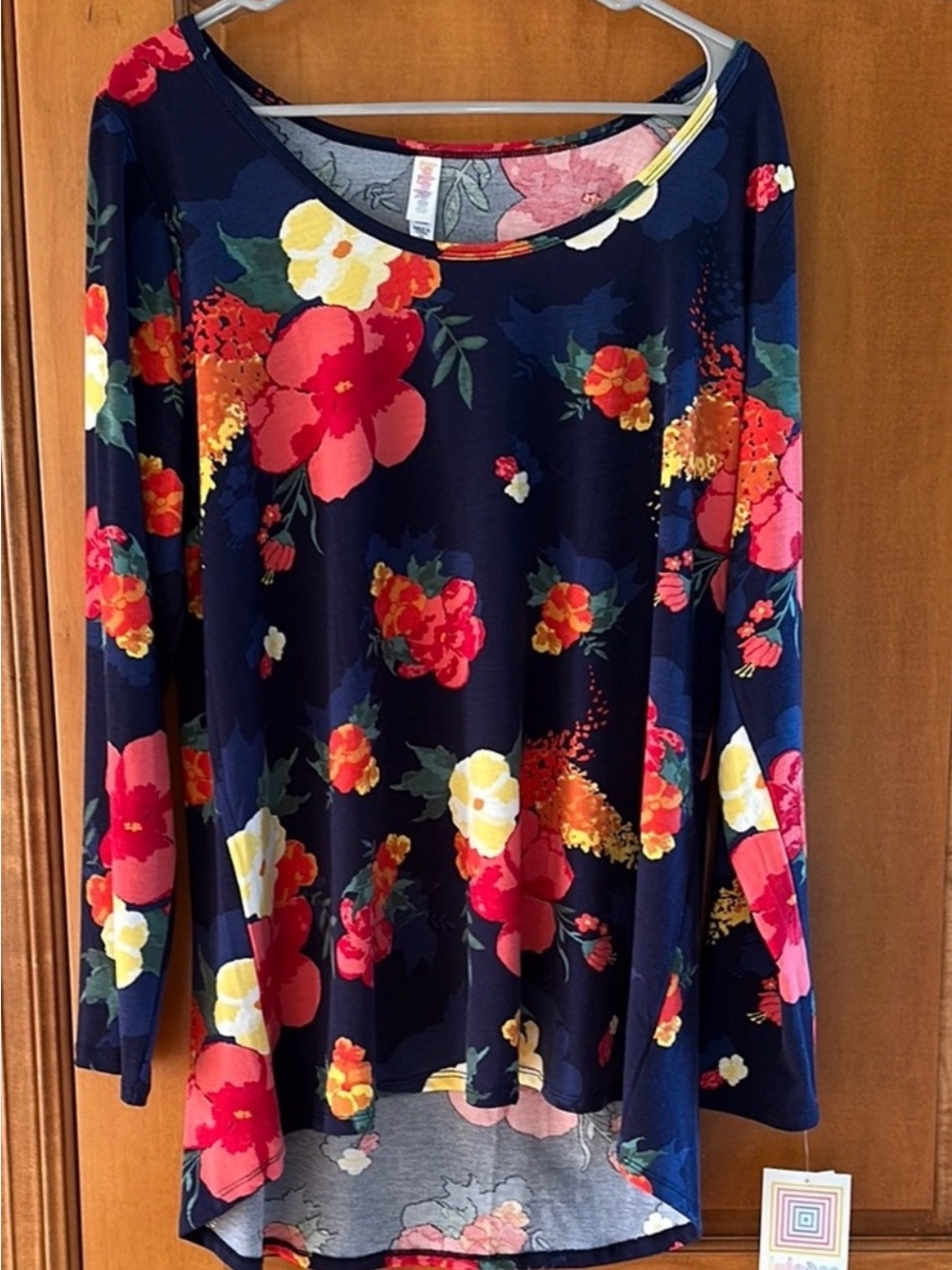 LuLaRoe Lynnae Navy Blue Red Orange Floral Long Sleeve High-Low Top Blouse 2XL
